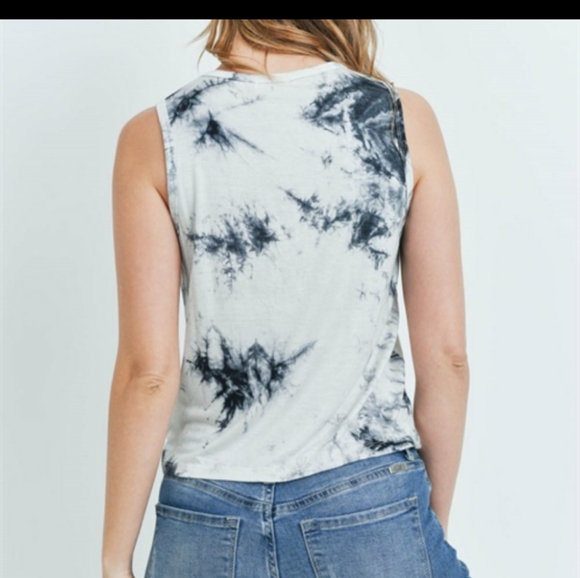 Black/white tie dye sleeveless top - Picture 2 of 6